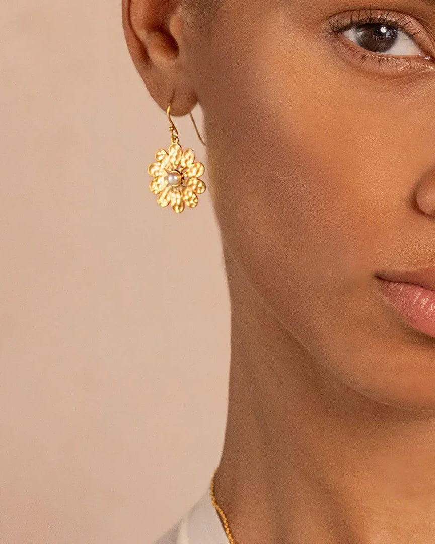 Daisy Earring Moonstone